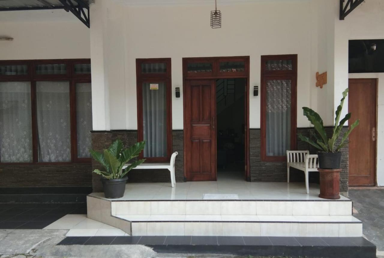 Sayana Homestay Sleman  Εξωτερικό φωτογραφία