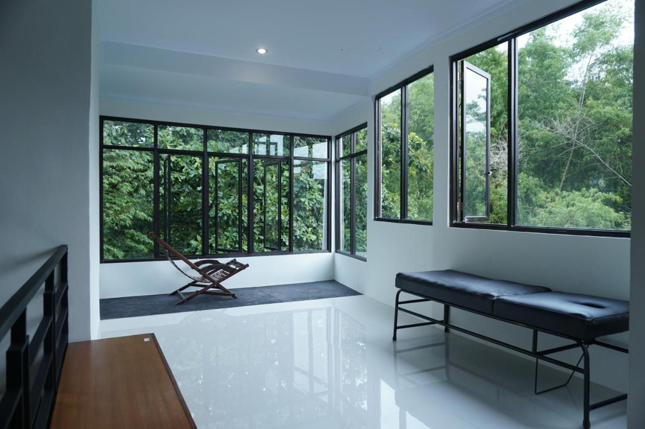 Sayana Homestay Sleman  Εξωτερικό φωτογραφία